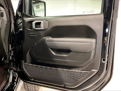 New 2026 Jeep Gladiator Mojave image 11