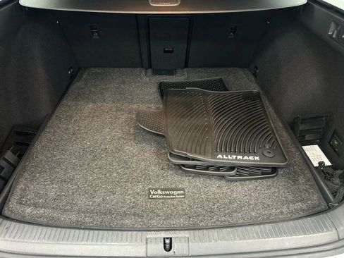 Used 2017 Volkswagen Golf Alltrack S image 12