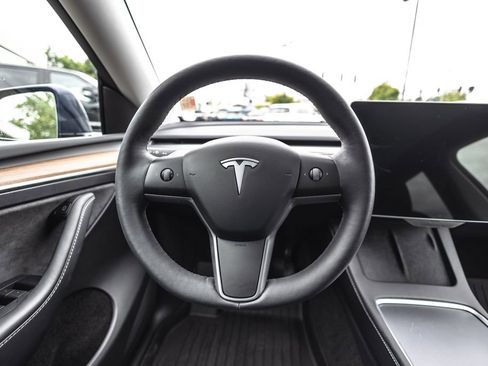 Used 2024 Tesla Model Y Long Range AWD/4WD image 26