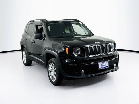 Used 2022 Jeep Renegade Latitude AWD/4WD image 3