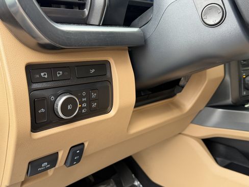 Used 2024 Ford F350 Lariat w/ Lariat Ultimate Package image 12