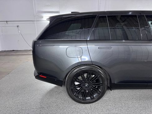 Used 2023 Land Rover Range Rover SE AWD/4WD image 6