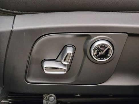 Used 2023 Maserati Levante GT image 19