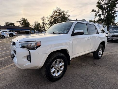 Used 2016 Toyota 4Runner SR5 AWD/4WD image 13