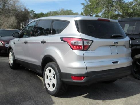 Used 2018 Ford Escape S image 3