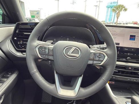 Used 2026 Lexus TX 350 AWD w/ Technology Package image 17