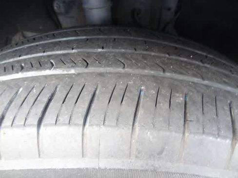 Used 2023 Toyota Highlander LE FWD image 18
