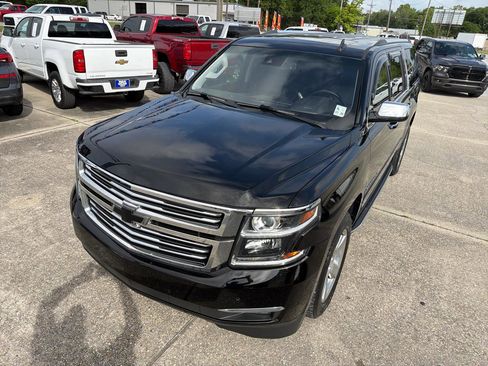 Used 2019 Chevrolet Suburban Premier image 19