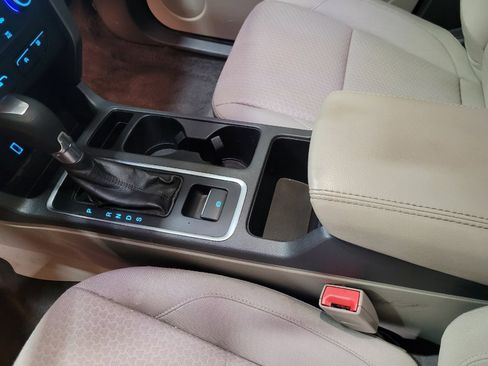 Used 2017 Ford Escape SE w/ Equipment Group 201A image 26