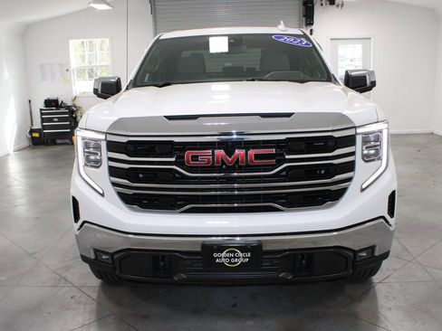 Used 2023 GMC Sierra 1500 SLT AWD/4WD image 3