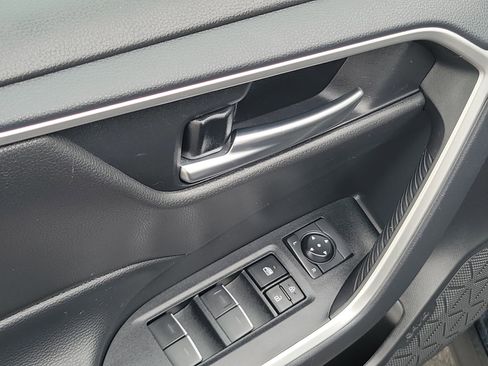 Certified 2025 Toyota RAV4 XLE image 22