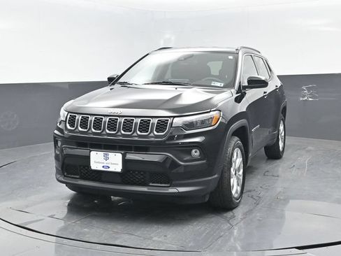 Used 2025 Jeep Compass Latitude AWD/4WD image 20