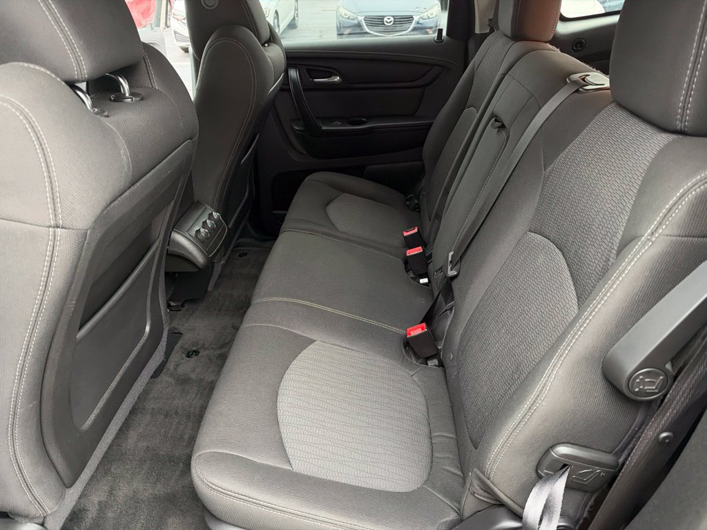 Used 2017 Chevrolet Traverse LT FWD image 17