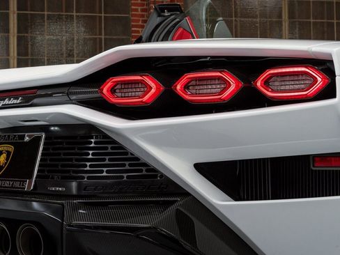 Used 2022 Lamborghini Aventador Countach AWD/4WD image 37