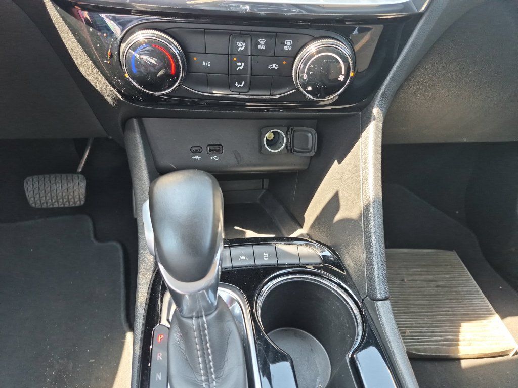 Used 2024 Buick Encore GX Sport Touring FWD image 18