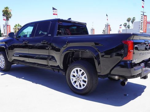 Certified 2025 Toyota Tacoma SR5 AWD/4WD image 5