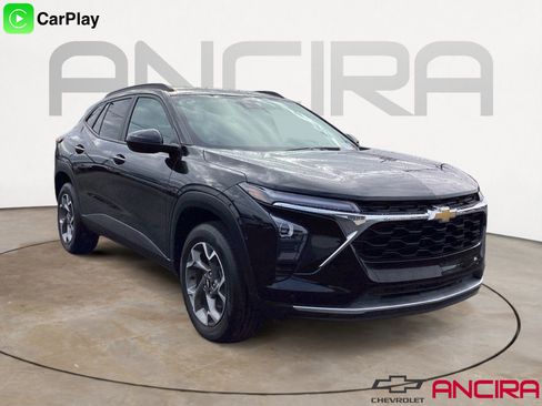 Used 2025 Chevrolet Trax LT image 1