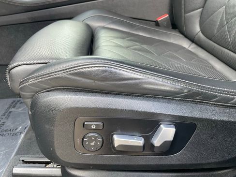 Used 2023 BMW X5 xDrive45e image 12