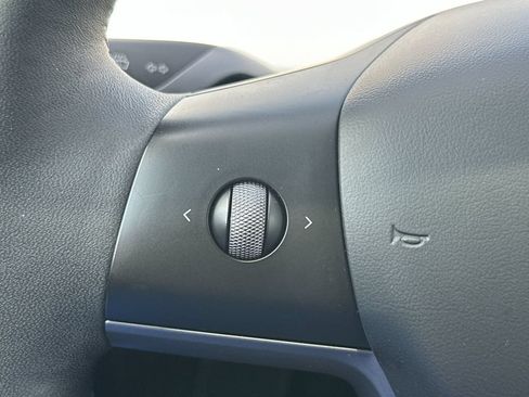 Used 2024 Tesla Model Y Long Range RWD image 19