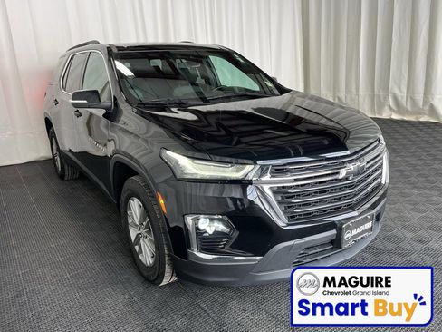 Used 2022 Chevrolet Traverse LT image 3