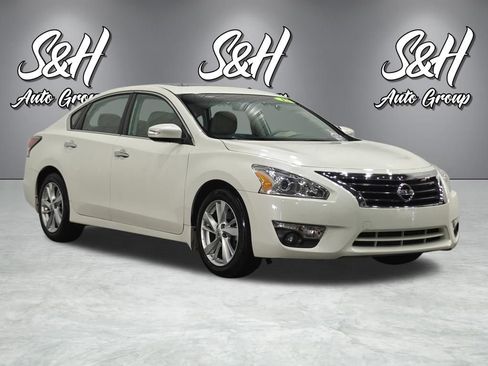 Used 2015 Nissan Altima 2.5 SL w/ Technology Package FWD image 2