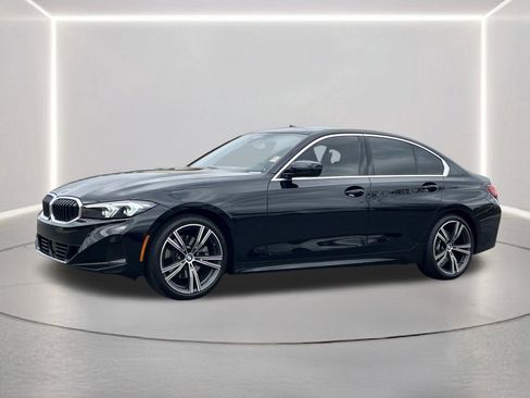 Used 2024 BMW 330i Sedan w/ Premium Package image 23