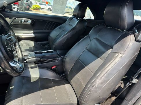Used 2018 Ford Mustang Premium RWD image 28