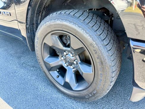 Used 2019 RAM 1500 Big Horn AWD/4WD image 13