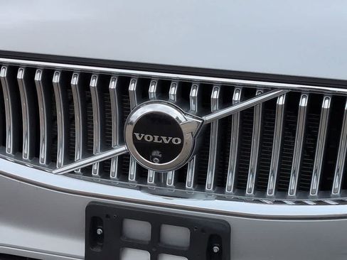 Used 2024 Volvo XC90 B5 Plus AWD/4WD image 11