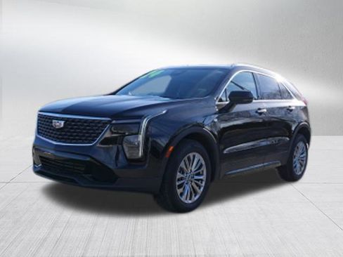 Certified 2024 Cadillac XT4 Premium Luxury image 4