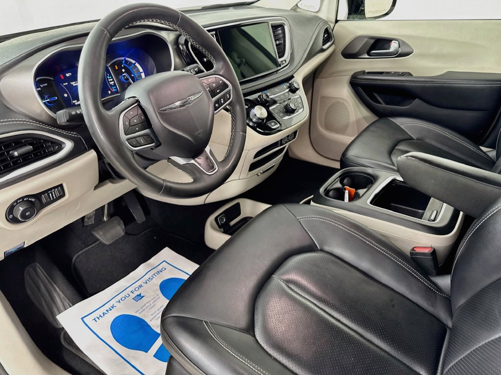Used 2024 Chrysler Pacifica Limited FWD image 9