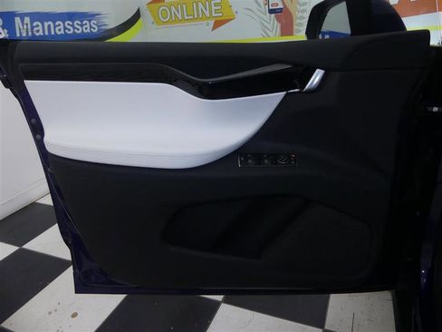 Used 2020 Tesla Model X Long Range AWD/4WD image 24