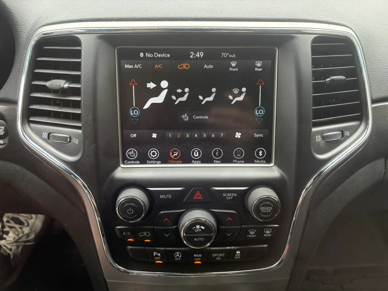 Used 2018 Jeep Grand Cherokee Laredo AWD/4WD image 14