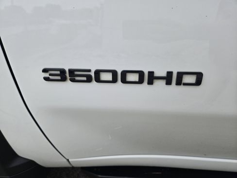 Used 2024 Chevrolet Silverado 3500 LT w/ Safety Package image 7