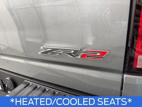 Used 2025 Chevrolet Silverado 2500 ZR2 w/ Technology Package image 11