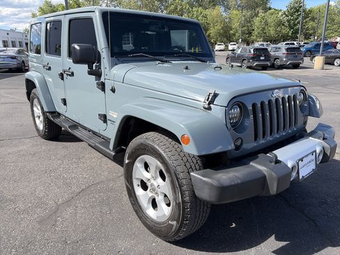 Used 2014 Jeep Wrangler Unlimited Sahara w/ Max Tow Package AWD/4WD image 3
