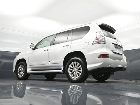 Used 2015 Lexus GX 460 w/ Premium Package AWD/4WD image 40