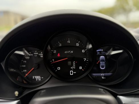 Used 2018 Porsche 718 Cayman S RWD image 20