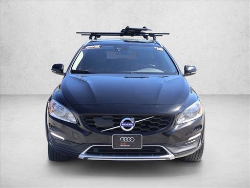Used 2018 Volvo V60 T5 Cross Country w/ Convenience Package AWD/4WD image 2