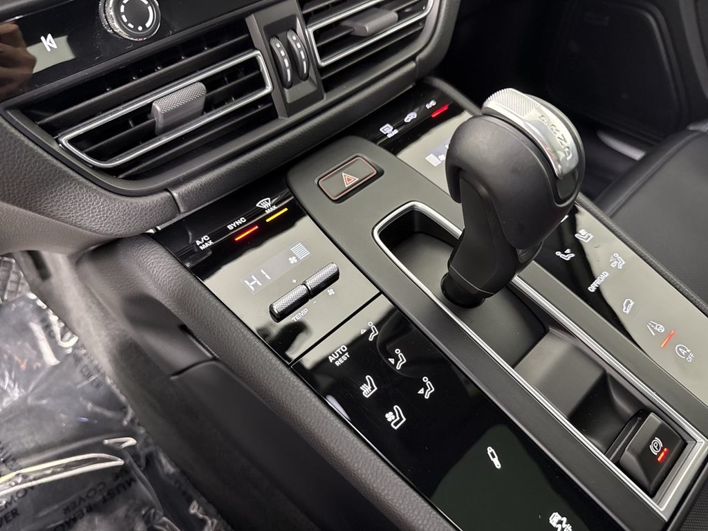 Certified 2026 Porsche Macan S AWD/4WD image 31