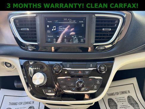 Used 2021 Chrysler Voyager Lxi image 17