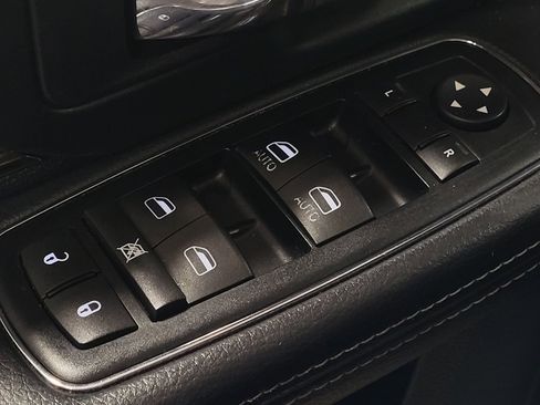 Used 2015 RAM 1500 Sport RWD image 27