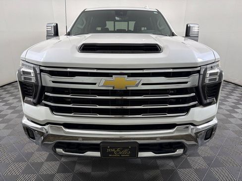 Used 2024 Chevrolet Silverado 2500 LTZ w/ LTZ Convenience Package AWD/4WD image 2