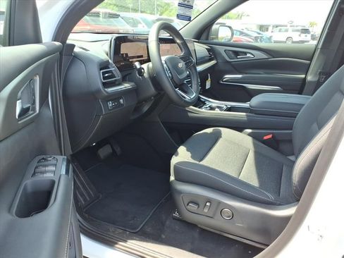 New 2026 Chevrolet Traverse LT image 11