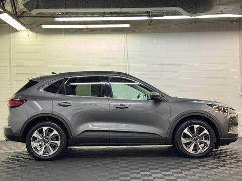 Used 2024 Ford Escape Platinum image 4