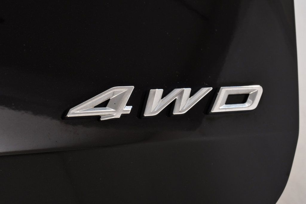 Used 2024 Ford Explorer XLT w/ Equipment Group 202A AWD/4WD image 22