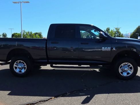 Used 2018 RAM 2500 Tradesman w/ Chrome Appearance Group AWD/4WD image 9
