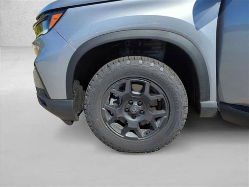 New 2025 Honda Pilot TrailSport image 17