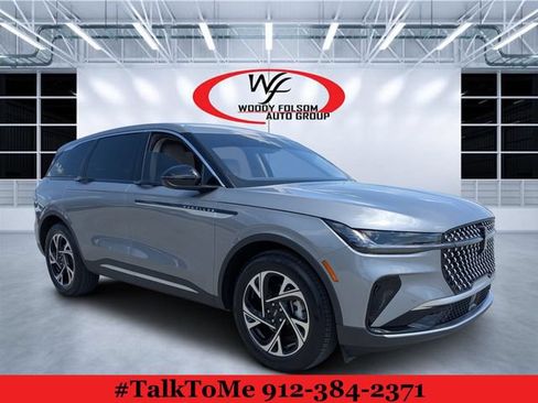 Used 2025 Lincoln Nautilus Premier AWD/4WD image 1