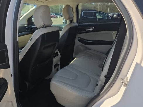 Used 2017 Ford Edge Titanium w/ Class II Trailer Tow Package AWD/4WD image 6